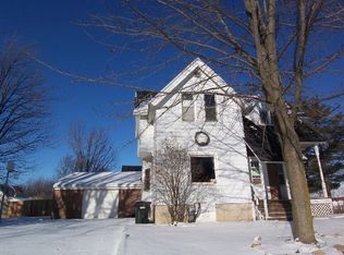 151 S 6th St, Hilbert, WI 54129