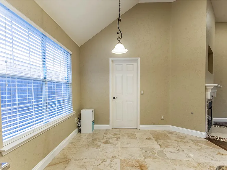 4313 Creekstone Dr — Photo 8