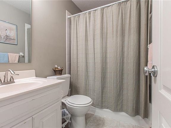 Main level Hallway Bath