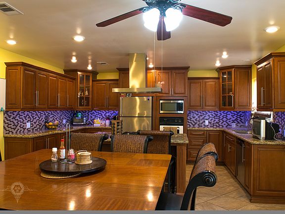Dining rm & kitchen