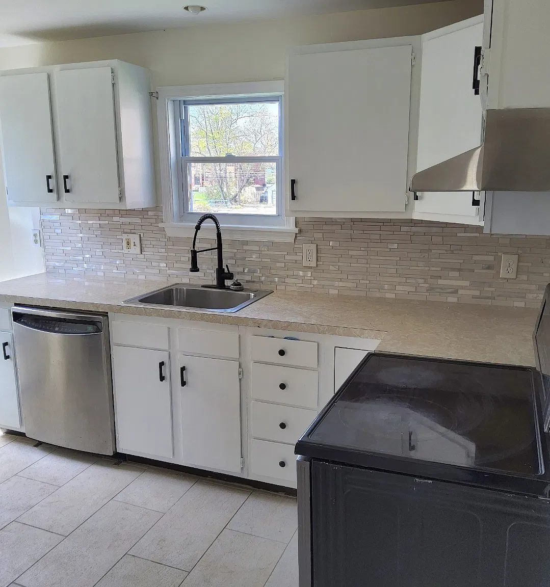 2 bed, 1.0 bath, 850 sqft, $1,500 — Photo 2