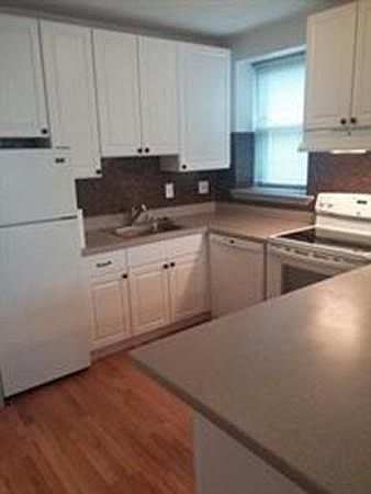 2nd image of 70 Frankfort St APT 3r
