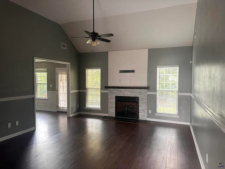 208 Wray St — Photo 2