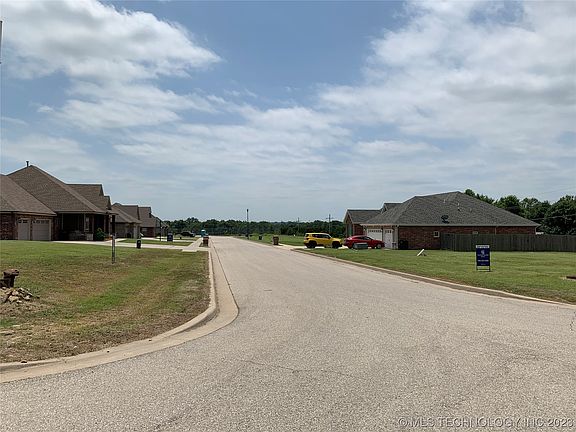 2nd image of 219 Beecher Ln