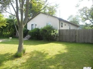 23 Carl Ave, Bellport, NY 11713