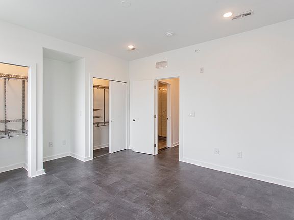 5th image of 1154 S Sydenham St #C
