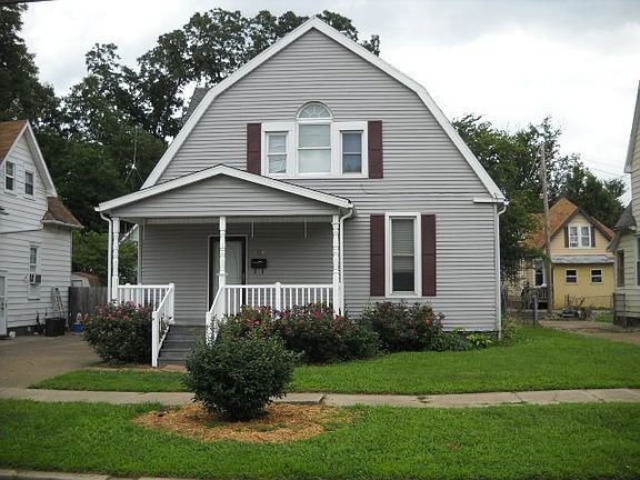 2nd image of 609 Elm St