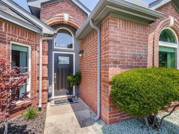 1325 Falcon Dr, Lewisville, TX 75077