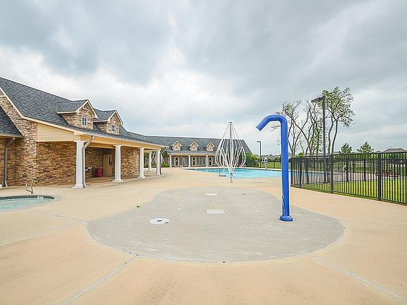 2nd image of 4006 Windmill Creek Dr
