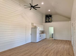 160 Cowden Rd #B, Hollister, CA 95023