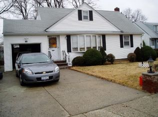 784 Bayberry Rd, Franklin Square, NY 11010