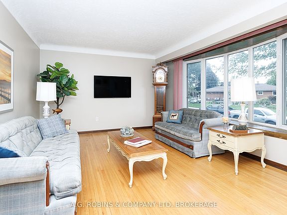 4th image of 12 Berkley Ave