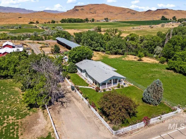 2283 Canyon Rd S, Melba, ID 83641