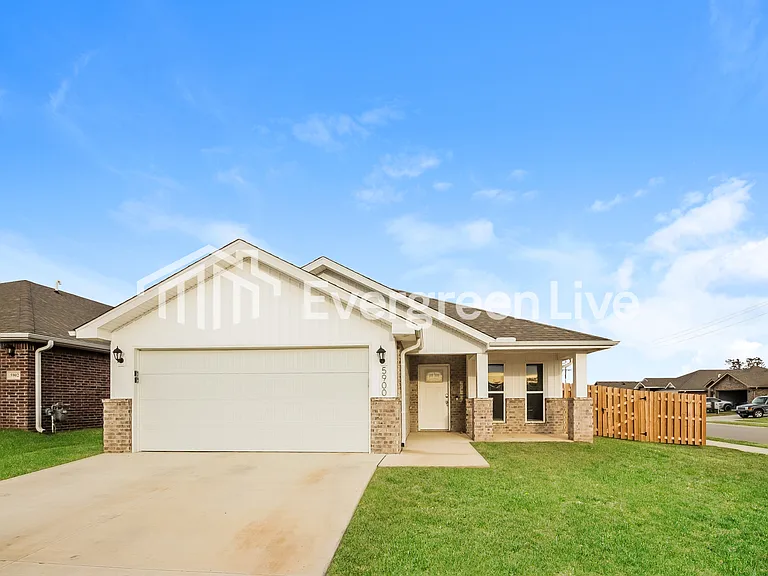 5900 Hoover St — Photo 2