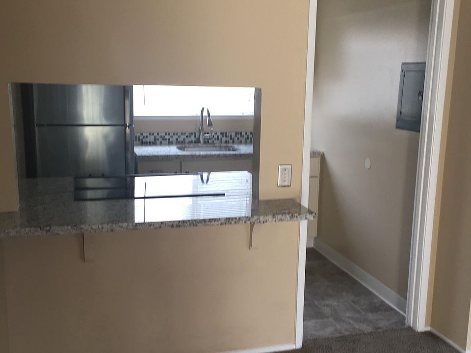 2nd image of 691 Ontario Ct APT 3