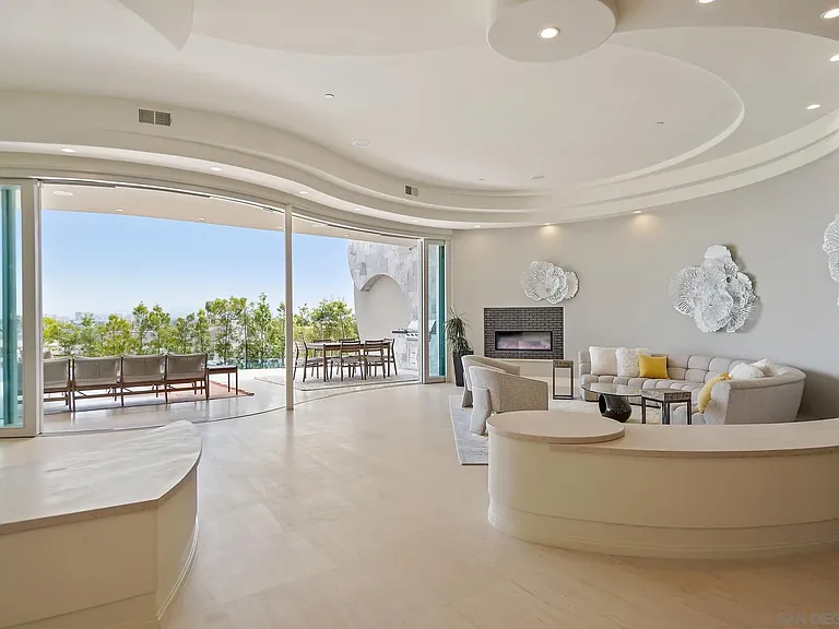 7447 Hillside Dr — Photo 9