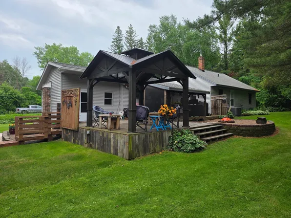 594 Boundary Rd, Hudson, WI 54016