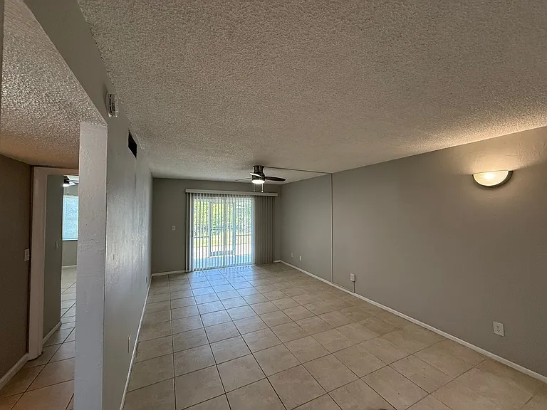 3322 Camelot Dr #C3 — Photo 12