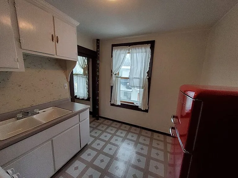 317 W 14th Ave #A — Photo 3