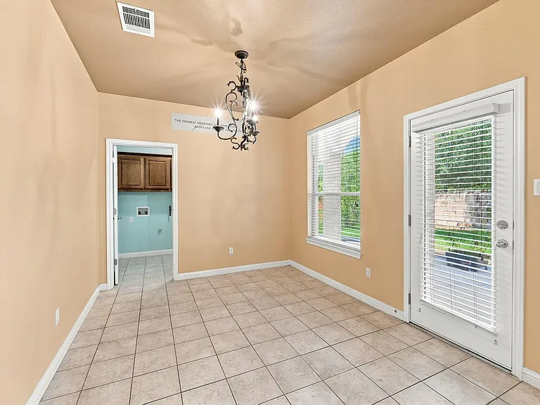2909 Arbor Ct — Photo 16