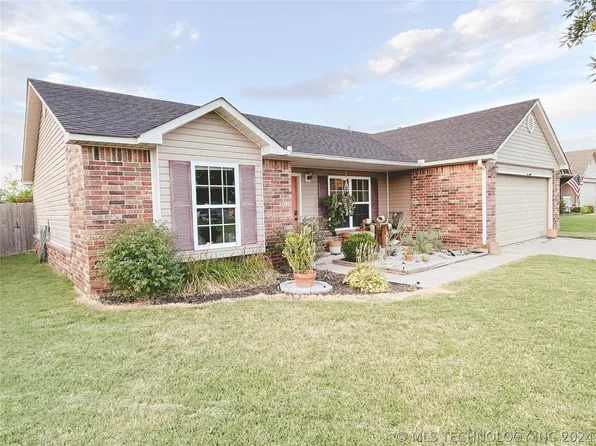 1217 SE 22nd St, Pryor, OK 74361