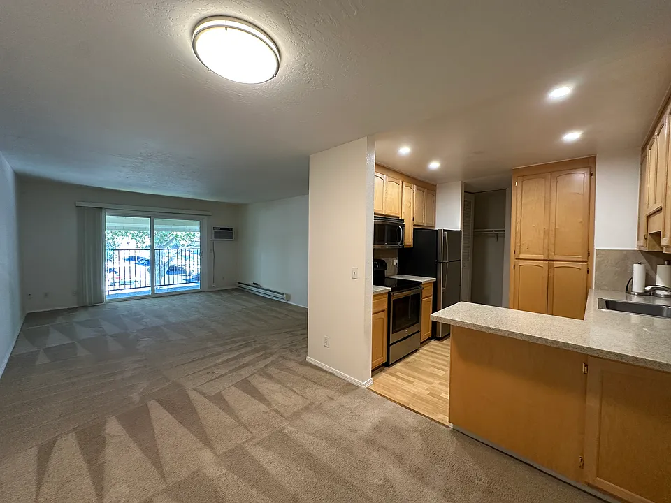 1720 Halford Ave #327