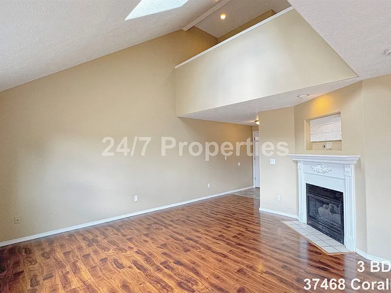 37468 Coralburst St — Photo 3