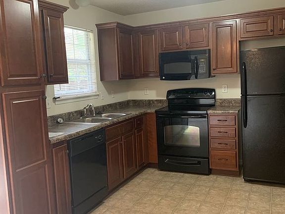 4th image of 1104 NW Downing Cir