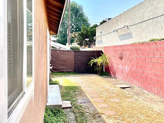 5th image of 1840 6th Ave #A