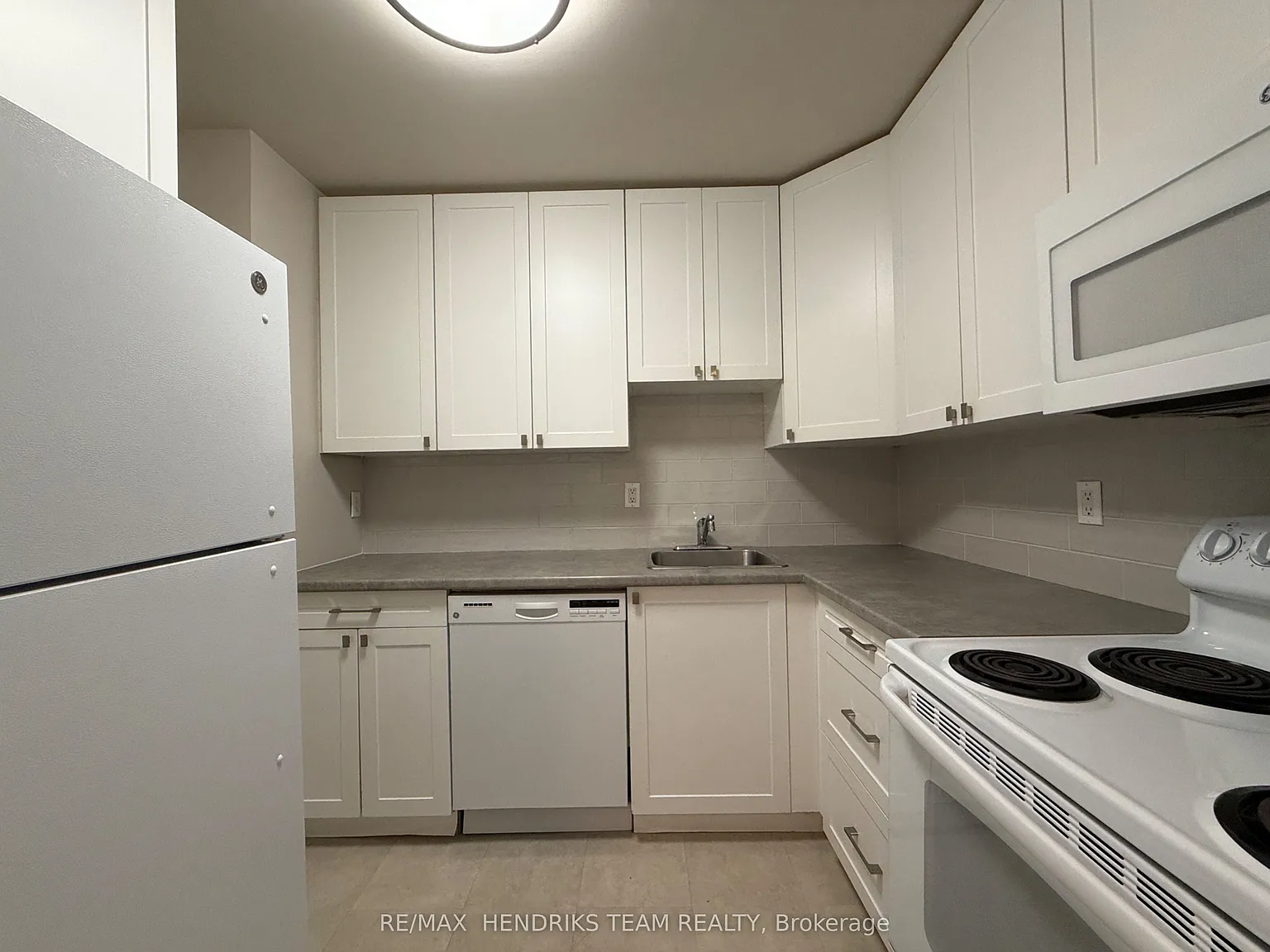 2 bed, $1,940 — Photo 2