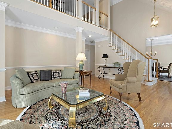 4th image of 638 Danbury Road #9