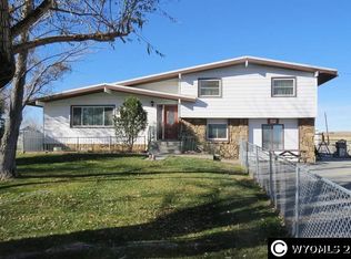 117 Delfelder Rd, Riverton, WY 82501