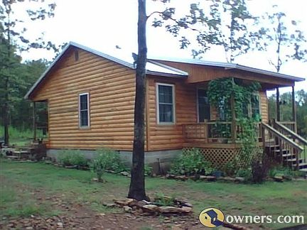 Getaway cabin just minutes from the lake!