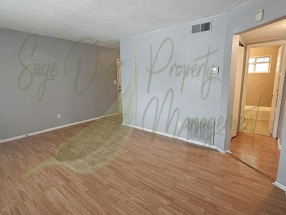 3rd image of 5529-5531 Freeman Ct #5531-B