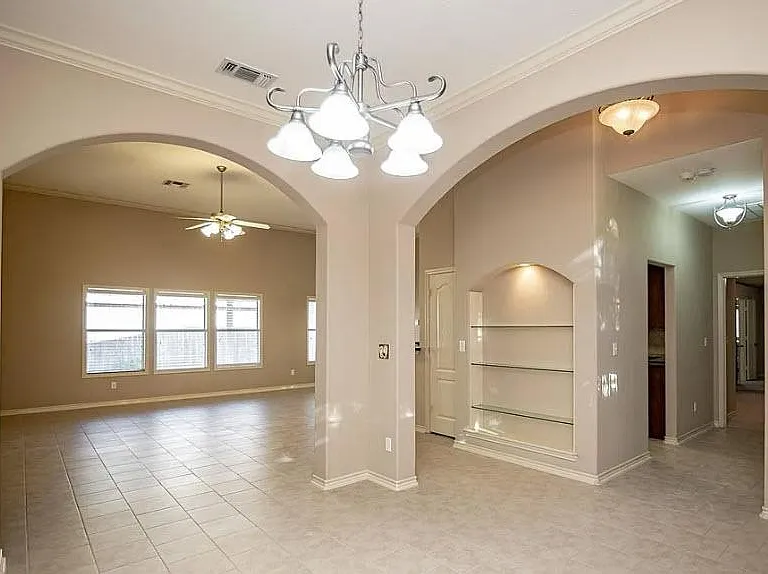 202 Crosswind Dr — Photo 2