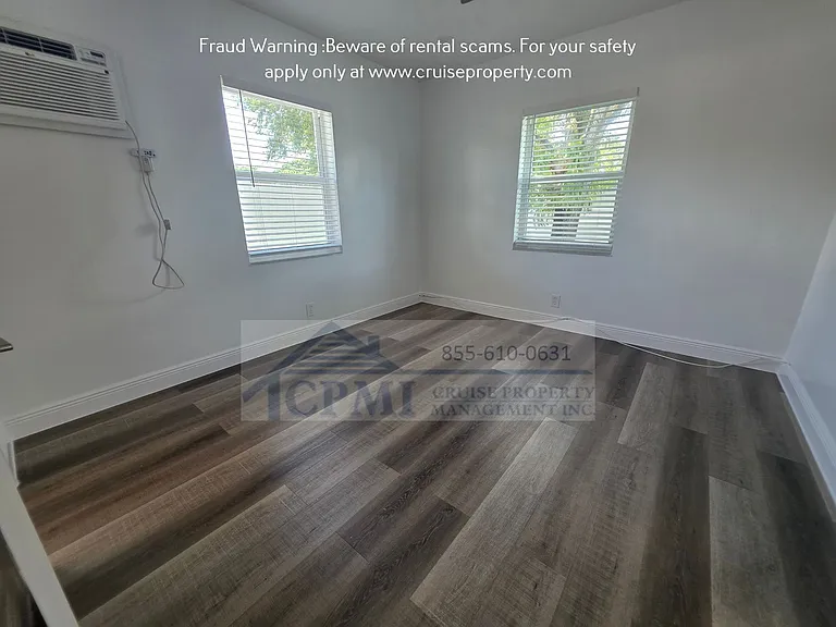 9 SW 10th St — Photo 19