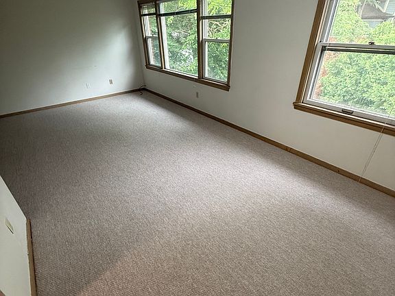 3rd image of 2545 Kenilworth Rd #11