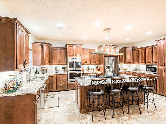 5th image of 800 Butler Rd