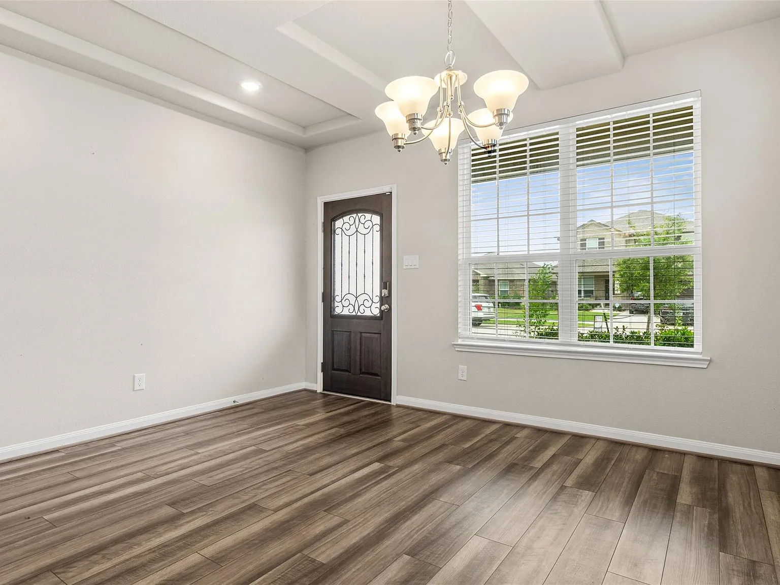 4 bed, 3.5 bath, 2880 sqft, $2,495 — Photo 4