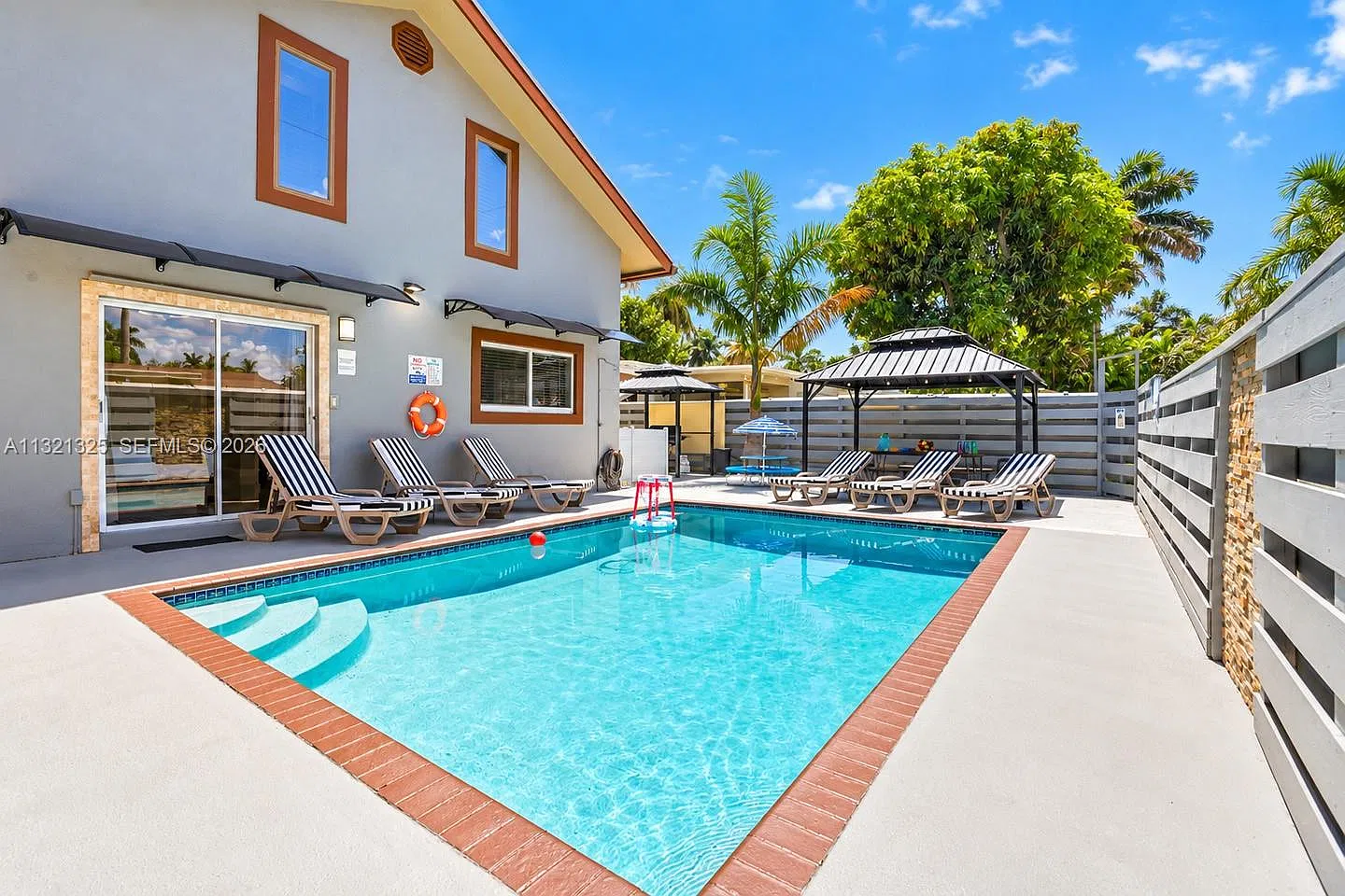 Country Club Homes — Photo 2
