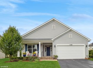 1390 W Courtland St, Mundelein, IL 60060