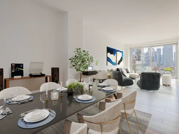 547 West 47th Street image 2 of 18