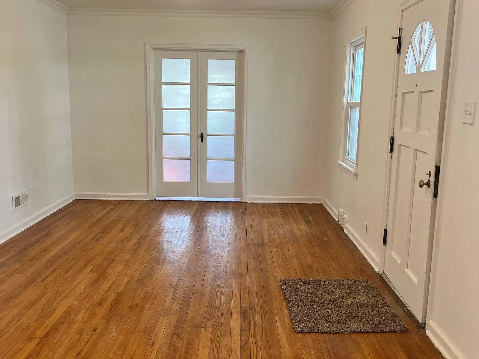 3 bed, 1700 sqft, $1,900 — Photo 3