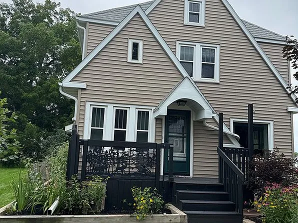1136 Richland Ave, Saint Charles, MN 55972