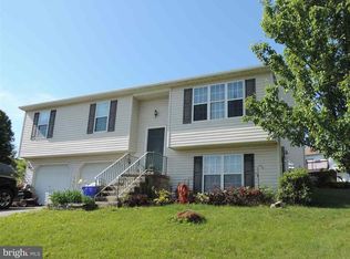 20 Asbury Ct, Mount Wolf, PA 17347