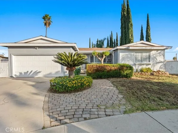 215 W Valencia St, Rialto, CA 92376