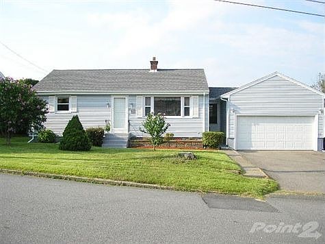 18 Doris Ave Tiverton