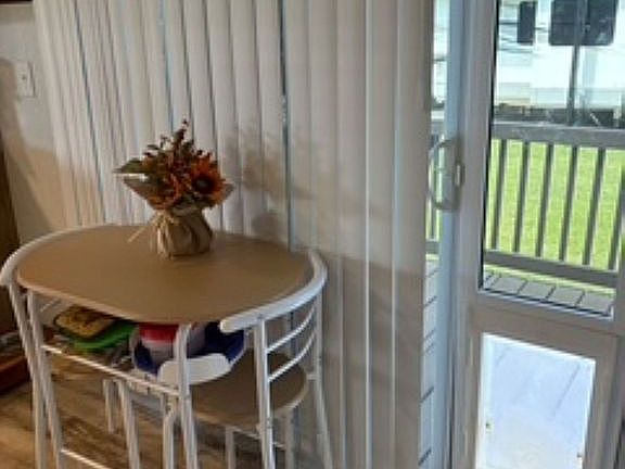 3rd image of 119 Bluebird Dr
