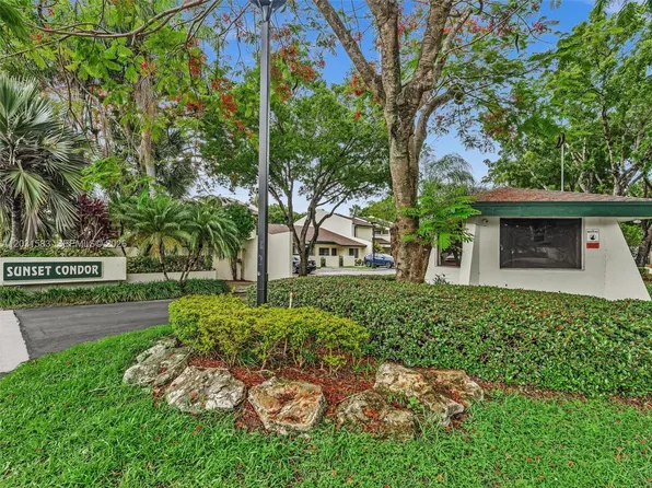 10828 SW 72nd St APT 205, Miami, FL 33173