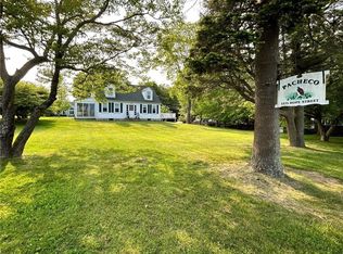 1375 Hope St, Bristol, RI 02809